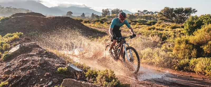 Ile kalorii spalamy, jeżdżąc na rowerze? Odkryj tajemnice efektywnego treningu!