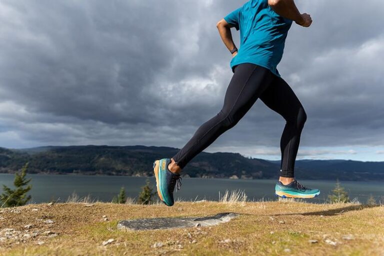 Jak się ubrać do biegania w chłodne dni – idealne zestawy na 7 stopni