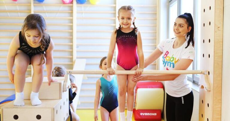 Odkrywając fascynujący świat akrobatyki sportowej – co warto wiedzieć?