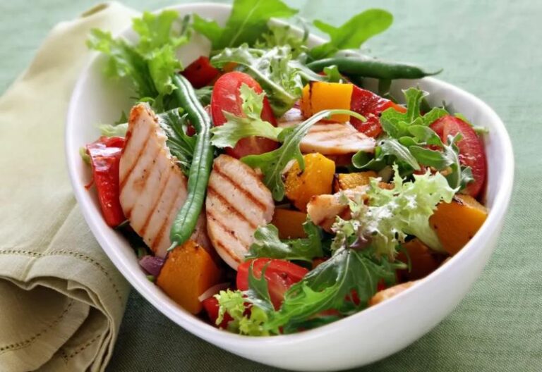 Smaczne i zdrowe propozycje na to, co zjeść po treningu na noc