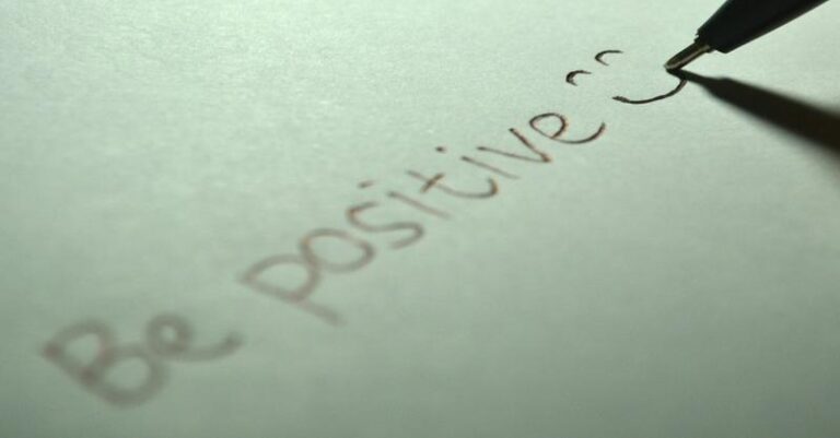 Afirmacje fitness: Jak mogą zmienić twoje podejście do treningu?