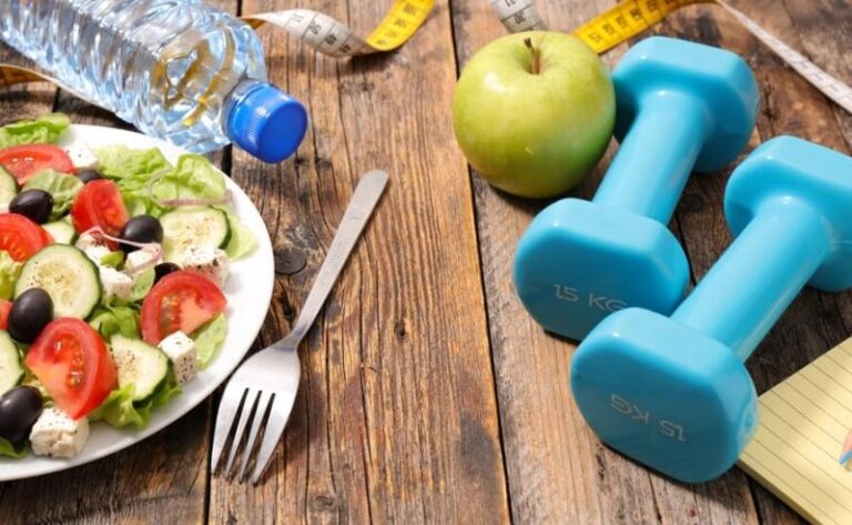 Jak właściwie łączyć siłownię z dietą? Sprawdź, co jeść, aby osiągnąć swoje cele!