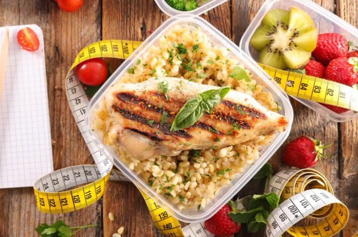 Najlepsze posiłki po treningu siłowym – co warto włączyć do diety?