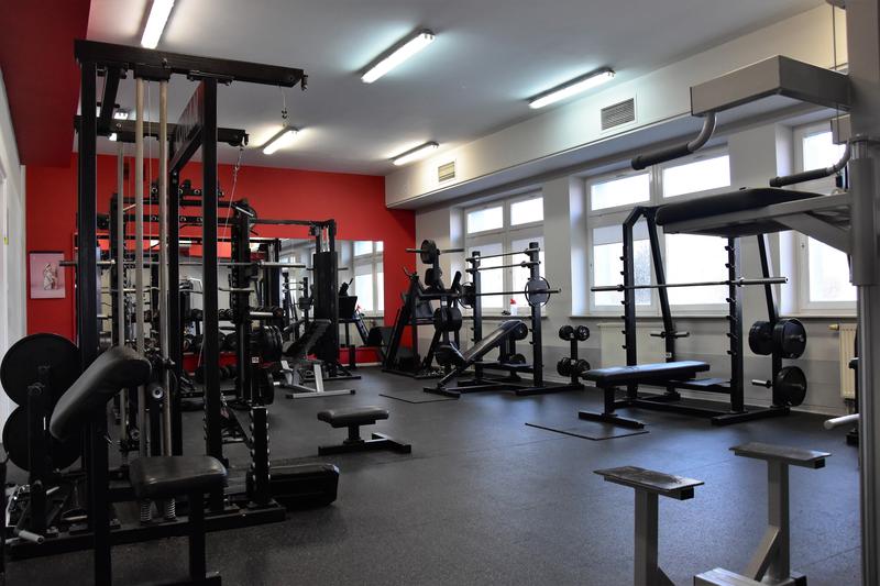 Sekrety skutecznego treningu: Jak prawidłowo ćwiczyć na siłowni?