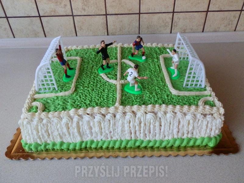 Tort w kształcie boiska
