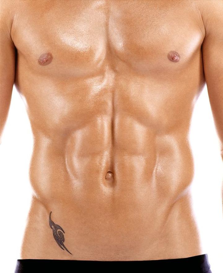 Trening brzucha na siłowni