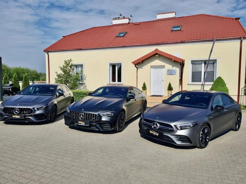 Jak z sukcesem otworzyć własną wypożyczalnię aut sportowych?