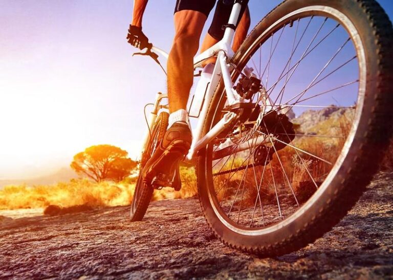 Jazda na rowerze czy bieganie: co wybrać dla lepszego zdrowia?